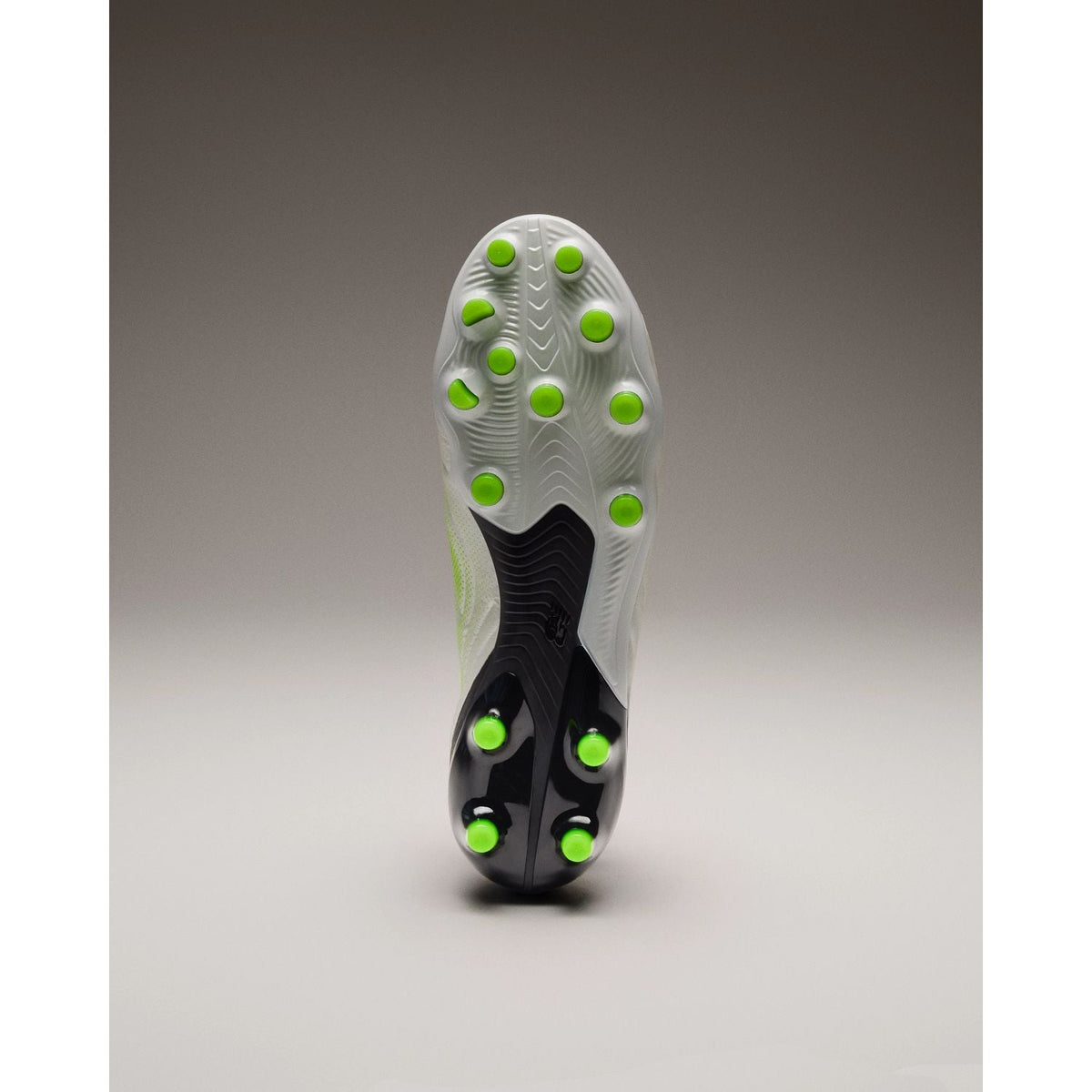 New Balance Adult Tekela WOMEN'S Elite Low Laced Mid Ground V5 Soccer Cleats