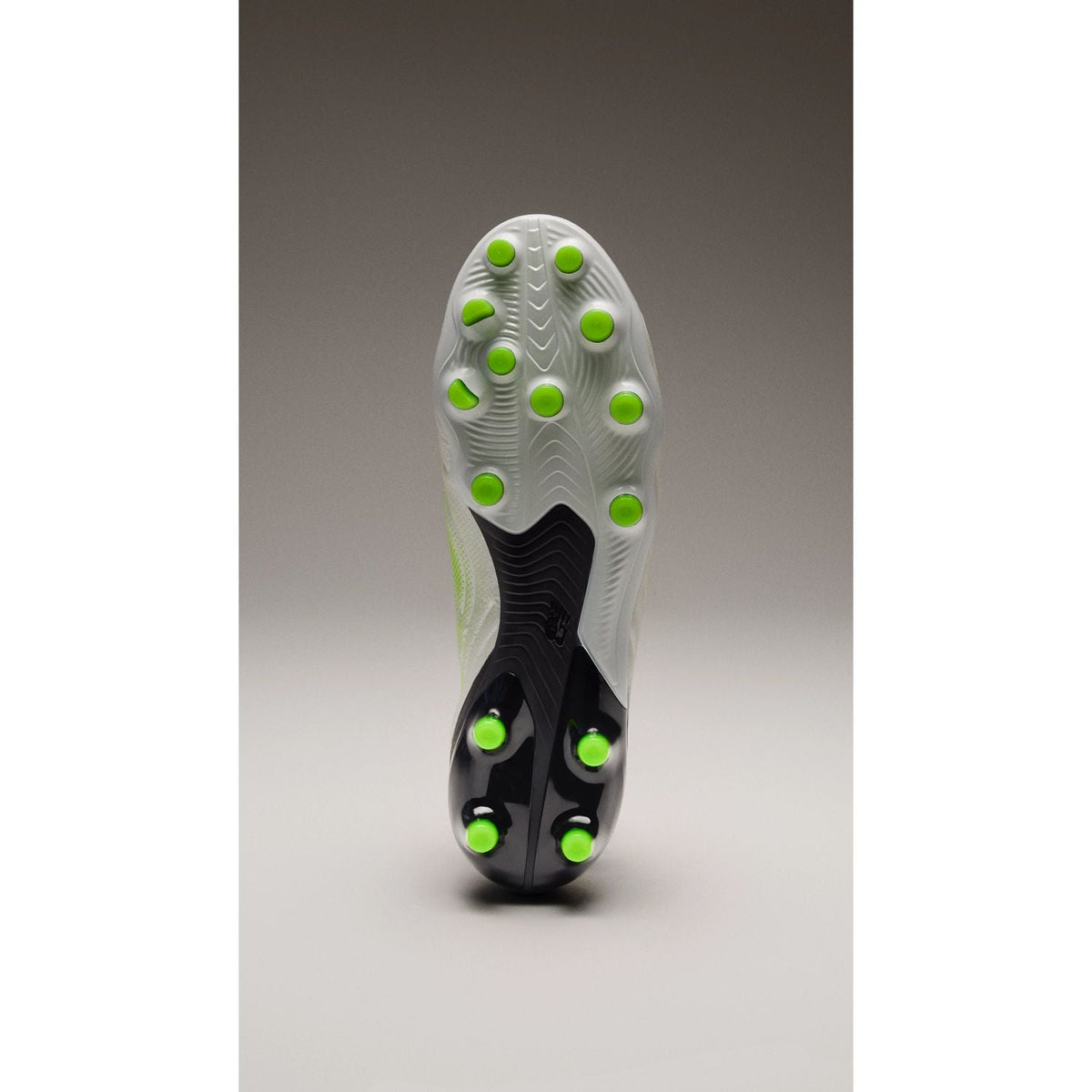 New Balance Adult Tekela WOMEN'S Elite Low Laced Mid Ground V5 Soccer Cleats
