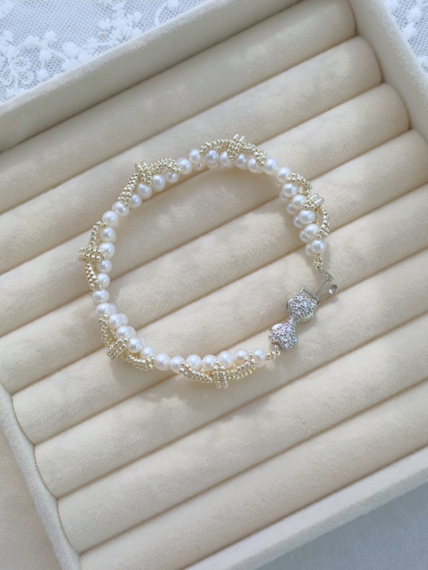 Luxury Pearl Starfish Bracelet – Elegant Beach-Inspired Jewelry for Women